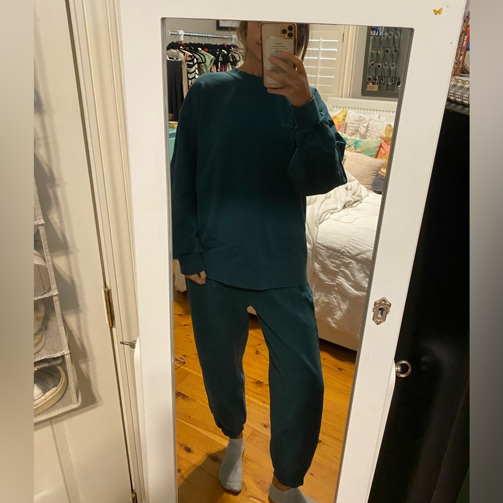 Lululemon Green scuba joggers and crewneck set